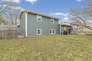 1818 Stratford Dr, Champaign, IL 61821 - Photo 30