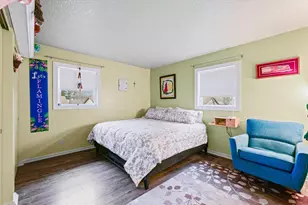 1818 Stratford Dr, Champaign, IL 61821 - Photo 14