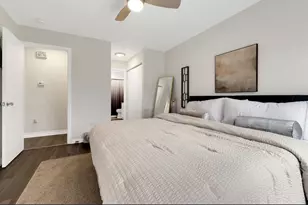 379 Sandhurst Cir, Glen Ellyn, IL 60137 - Photo 14