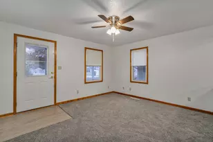 147 N Fulton Ave, Bradley, IL 60915 - Photo 8