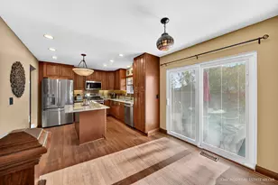 2843 Forestview Dr, Carpentersville, IL 60110 - Photo 6