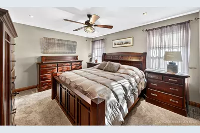 2843 Forestview Drive, Carpentersville, IL 60110 - Photo 12
