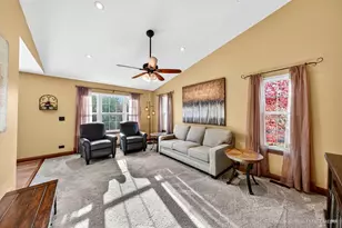 2843 Forestview Dr, Carpentersville, IL 60110 - Photo 8