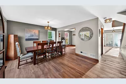 2843 Forestview Drive, Carpentersville, IL 60110 - Photo 2