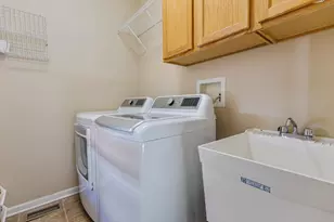 5705 S Natoma Ave, Chicago, IL 60638 - Photo 12