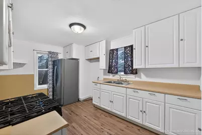 712 N Cedarwood Circle, Round Lake Heights, IL 60073 - Photo 8