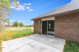 5540 Hearthside Dr, Bourbonnais, IL 60914 - Photo 10