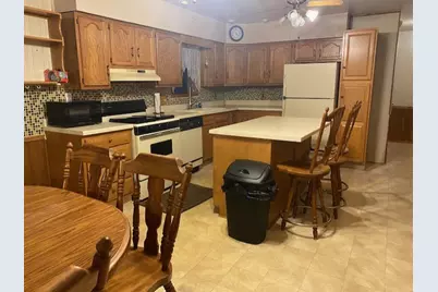 1547 1/2 Pulaski Street, Peru, IL 61354 - Photo 2