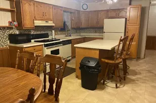 1547 1/2 Pulaski St, Peru, IL 61354 - Photo 2