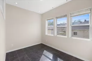 4226 N Sawyer Ave, Chicago, IL 60618 - Photo 10