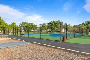 208 W Hartford Dr, Schaumburg, IL 60193 - Photo 30