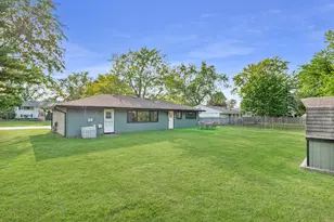 208 W Hartford Dr, Schaumburg, IL 60193 - Photo 28