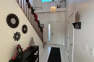 121 Crescent Ln, Schaumburg, IL 60193 - Photo 2