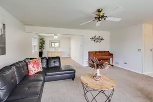 635 Huron Dr, Romeoville, IL 60446 - Photo 4