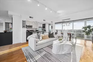 9715 Woods Dr, Skokie, IL 60076 - Photo 6