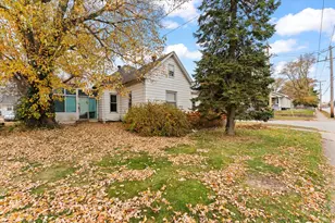 51 E Bradley Ave, Champaign, IL 61820 - Photo 2