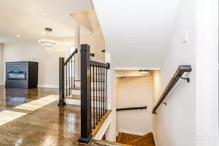 8246 S Woodlawn Ave, Chicago, IL 60619 - Photo 18