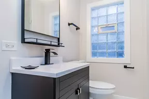 8246 S Woodlawn Ave, Chicago, IL 60619 - Photo 10