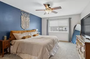 22 Rolling Oaks Rd, Sugar Grove, IL 60554 - Photo 8