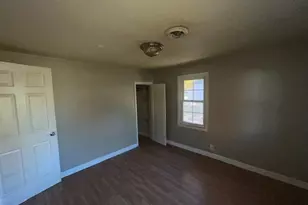 2025 E Pythian Ave, Decatur, IL 62526 - Photo 8