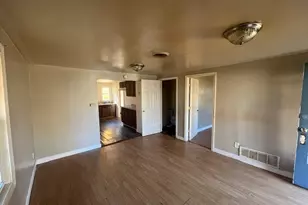 2025 E Pythian Ave, Decatur, IL 62526 - Photo 4