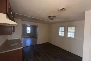 2025 E Pythian Ave, Decatur, IL 62526 - Photo 6