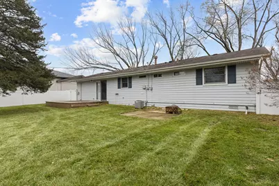 229 Shawnee Drive, Carol Stream, IL 60188 - Photo 16