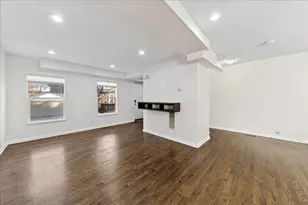 648 N Bishop St, Chicago, IL 60642 - Photo 2