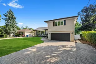 142 E Quincy St, Elmhurst, IL 60126 - Photo 2