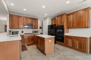 647 Tuscan View, Elgin, IL 60124 - Photo 8