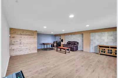 4018 Pitzen Road, Johnsburg, IL 60051 - Photo 32