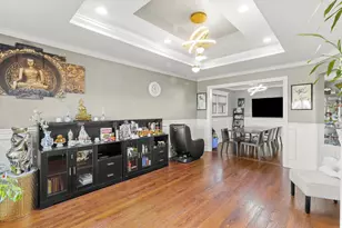 8653 N Merrill St, Niles, IL 60714 - Photo 4