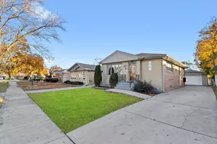 8653 N Merrill St, Niles, IL 60714 - Photo 2