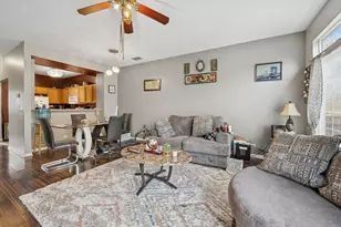 8304 Sierra Woods Ln, Carpentersville, IL 60110 - Photo 4