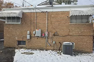 12811 S Elizabeth St, Calumet Park, IL 60827 - Photo 4