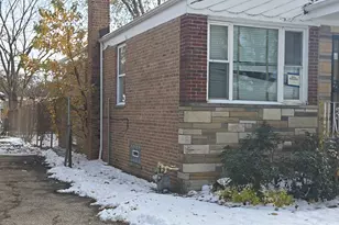 12811 S Elizabeth St, Calumet Park, IL 60827 - Photo 2