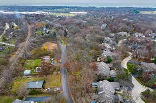 307 Frst Vw Dr, Lake Bluff, IL 60044 - Photo 6