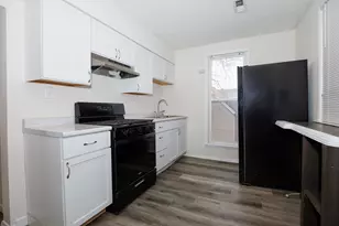 610 E Mulberry St, Bloomington, IL 61701 - Photo 6