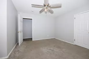 610 E Mulberry St, Bloomington, IL 61701 - Photo 14