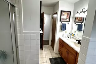 2204 E Lincoln St, Bloomington, IL 61701 - Photo 10