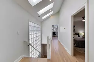 1919 W Fletcher St, Chicago, IL 60657 - Photo 18