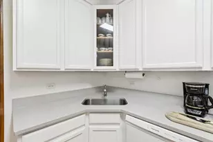 822 Washington Blvd, Oak Park, IL 60302 - Photo 12