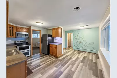 108 E South Street, Freeport, IL 61032 - Photo 6