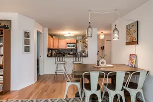 525 W Hawthorne Pl, Chicago, IL 60657 - Photo 12