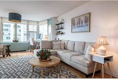 525 W Hawthorne Place #1608, Chicago, IL 60657 - Photo 8