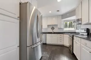 240 Scott Ave, Glen Ellyn, IL 60137 - Photo 8