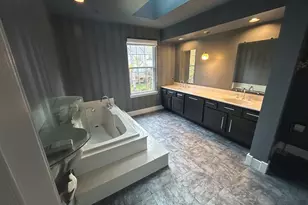 288 Lorraine Cir, Bloomingdale, IL 60108 - Photo 18