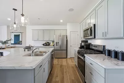 2027 Kensington Lane #03001, Hoffman Estates, IL 60169 - Photo 4