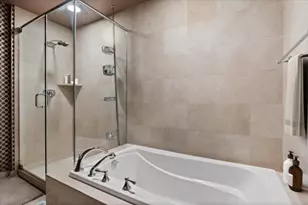 600 N Lake Shore Dr, Chicago, IL 60611 - Photo 12