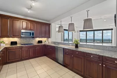 600 N Lake Shore Drive #2105, Chicago, IL 60611 - Photo 4